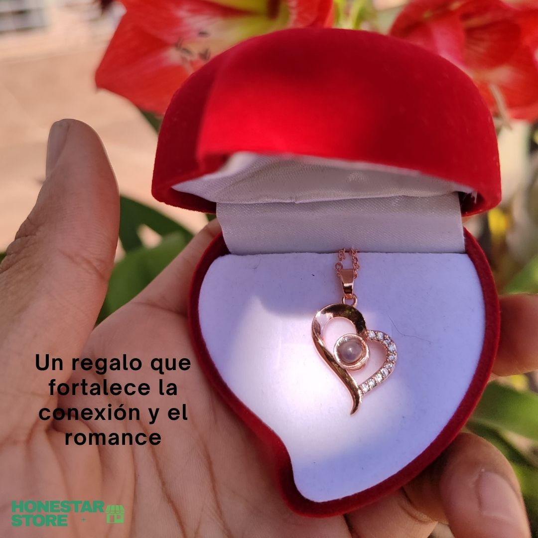 Un corazón que dice Te Amo en 100 idiomas - Collar Plus